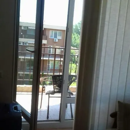 Fortnoks Xolidey Apartament *